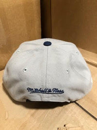 Mitchell & Ness Men's/Hombre Cap/Gorras NBA al por Mayor - Precio por unidad: $15.75 USD